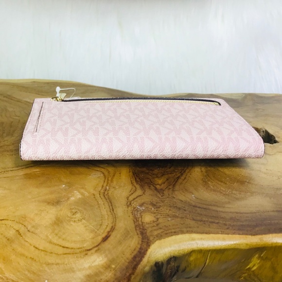 Michael Kors Jet Set Large Trifold Wallet - Picture 5 of 8